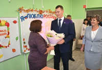 Михаил Дегтярев поздравил жителей края с Днем знаний в здании новой школы Хабаровского района