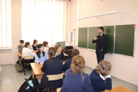 Перейти к новости Школьникам рассказали про искусственный интеллект для бизнеса