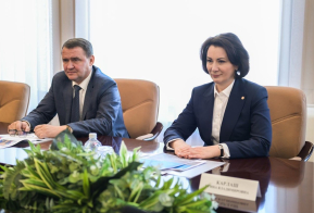 Михаил Дегтярев провел рабочую встречу с руководителем Дальневосточного главного управления Банка России Ириной Карлаш