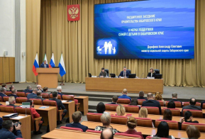 Михаил Дегтярев: мы должны свести к минимуму угрозу бедности для наших семей