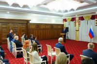 Перейти к новости Михаил Дегтярев: работодатели, профсоюзы и правительство Хабаровского края – социальные партнеры в сфере трудовых отношений