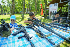 Дмитрий Демешин принял участие в открытии военно-патриотического фестиваля 