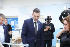 Дмитрий Демешин нашел решение для скорейшего начала ремонта школы в Ильинке