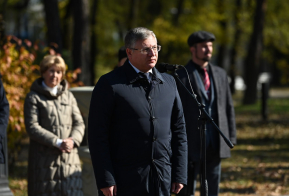 Выставки, посвященные Дню рождения края и Году молодежи, открылись в Хабаровске