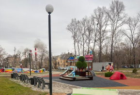 В Хабаровске завершается реконструкция сквера по улице Аксенова с тремя зонами отдыха