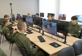 В образовательные программы Центра 