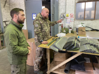 Бойцам в зоне СВО передали очередной гуманитарный груз и спецоборудование 