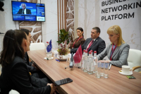 Реализацию крупных инфраструктурных проектов в крае обсудил Дмитрий Демешин с группой 