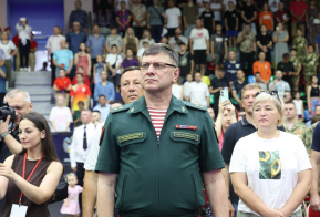 Дмитрий Демешин дал старт физкультурно-спортивному фестивалю памяти участников специальной военной операции