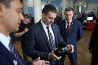 Дмитрий Демешин осмотрел цифровые продукты отечественных разработчиков на конференции 