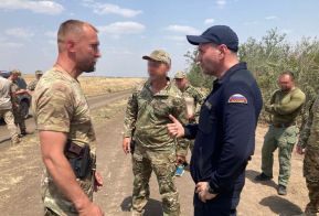 Дмитрий Демешин передал очередную партию техники и оборудования бойцам