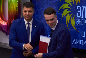 Дипломы будущим энергетикам и электромеханикам вручили в Хабаровске