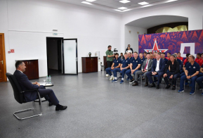 Дмитрий Демешин встретился с футболистами 