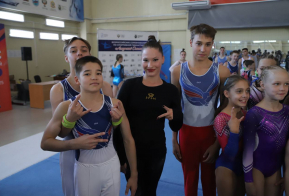 Олимпийская чемпионка по спортивной гимнастике провела мастер-класс в Хабаровске