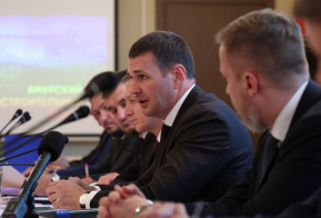 Помощник Президента РФ Николай Патрушев и губернатор Дмитрий Демешин посетили Амурский судостроительный завод