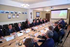 Помощник Президента РФ Николай Патрушев и губернатор Дмитрий Демешин посетили Амурский судостроительный завод
