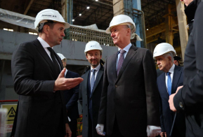 Помощник Президента РФ Николай Патрушев и губернатор Дмитрий Демешин посетили Амурский судостроительный завод
