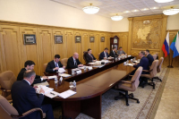 Губернатор Хабаровского края Дмитрий Демешин провел рабочую встречу с руководством Дальневосточного банка Сбербанка