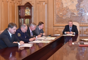 Губернатор края поручил усилить меры по борьбе с палами сухой травы 